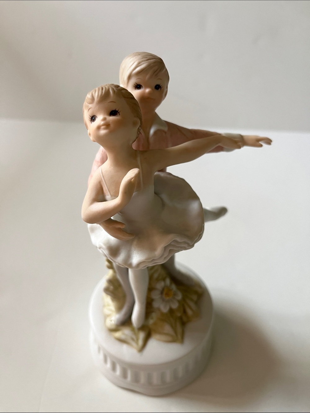 The Christopher collection, Swan Lake music box, figurine collectible.